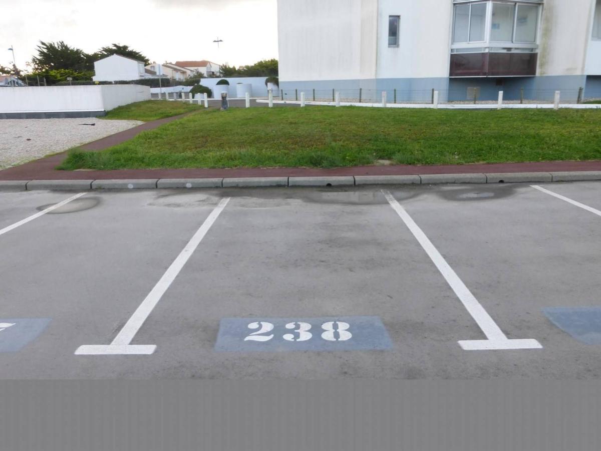 Appartement 2 Pieces Avec Balcon Et Parking A Saint-Gilles-Croix-De-Vie - Fr-1-224-39 מראה חיצוני תמונה