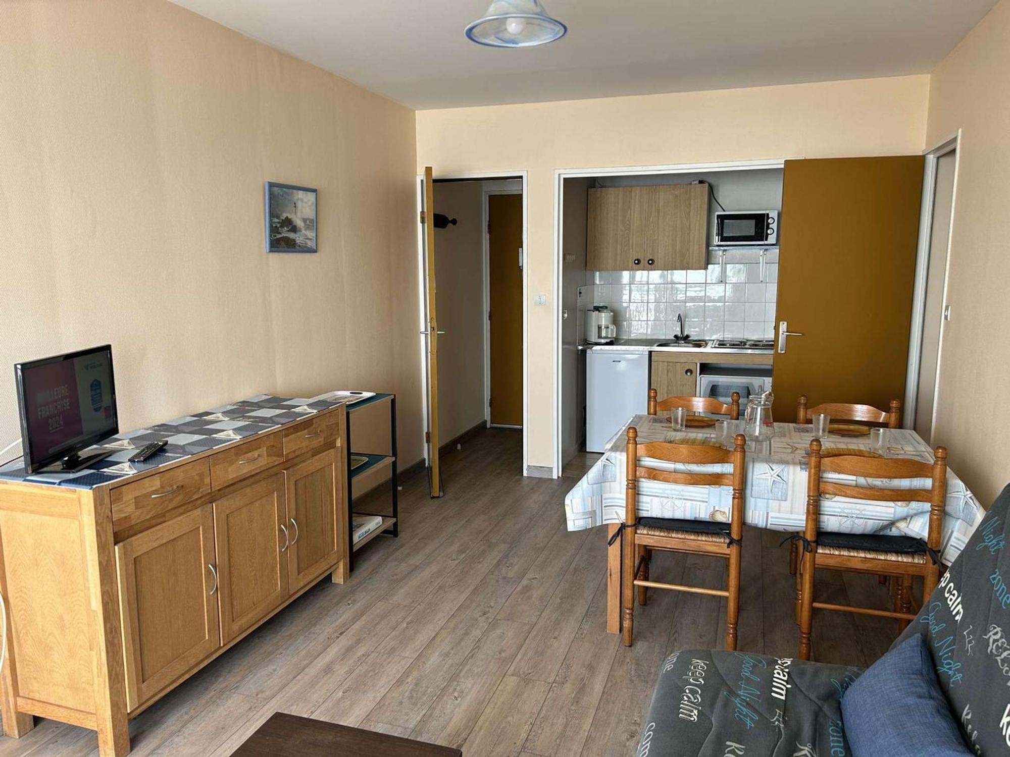 Appartement 2 Pieces Avec Balcon Et Parking A Saint-Gilles-Croix-De-Vie - Fr-1-224-39 מראה חיצוני תמונה